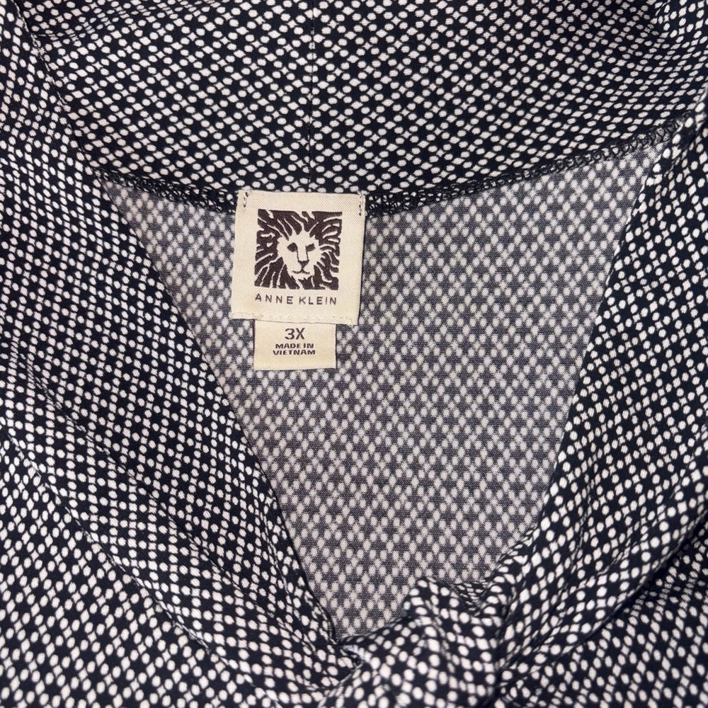 Anne Klein Monochrome Diamond Print Blouse